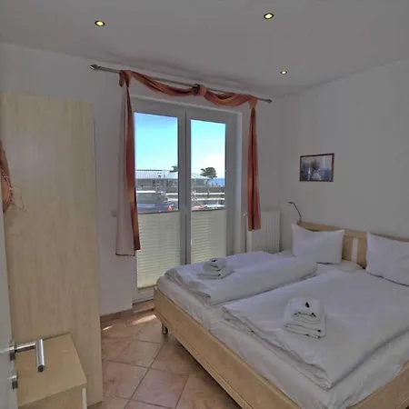 Kutterfisch Direkt Im Stadthafen Sassnitz